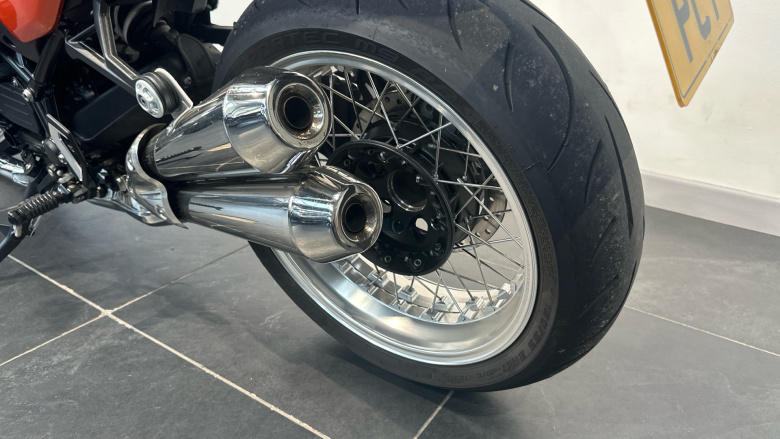 BMW R12 (24MY)